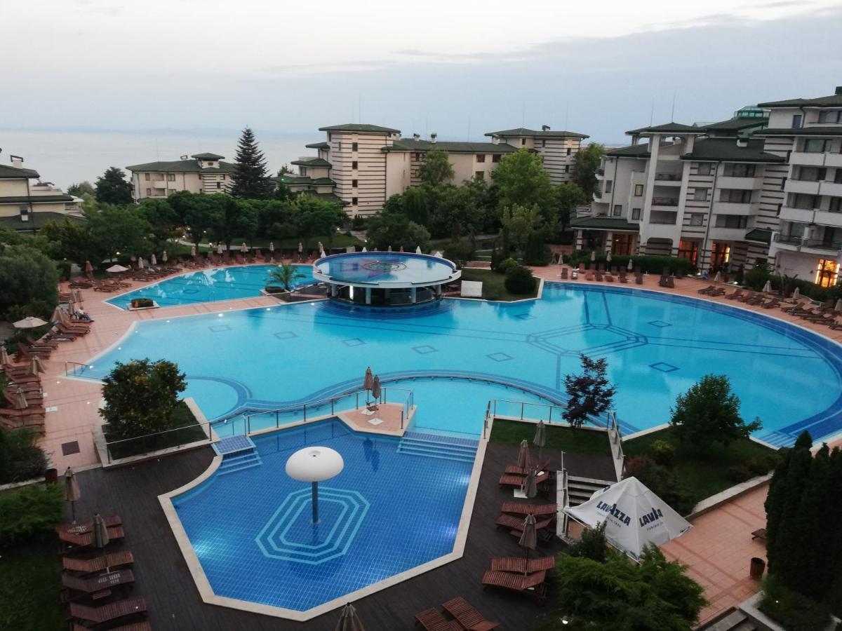 Спа Апартаменти За Гости Затворен Комплекс Емералд Ravda Buitenkant foto